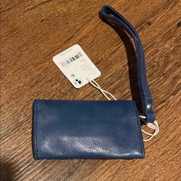 NWT Free People Navy Leather Wristlet - Picture 3 of 4